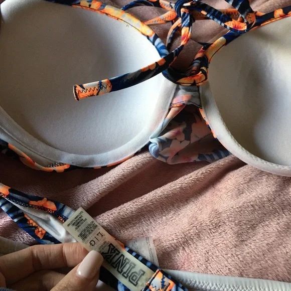 VS Pink bikini set - Picture 2 of 4